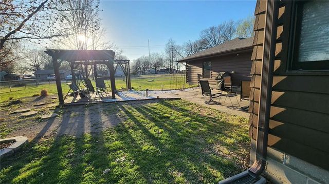 202 S High Street, Arma, KS 66712