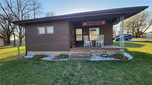 202 S High Street, Arma, KS 66712