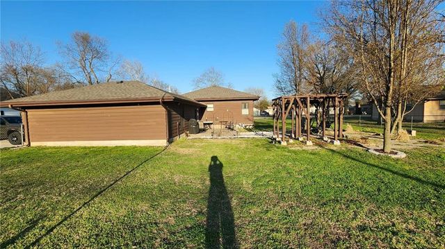 202 S High Street, Arma, KS 66712