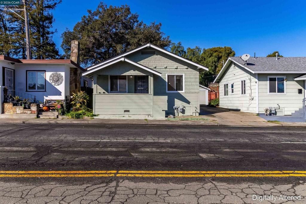 Image 2 of property listing at 125 Broadway St, Vallejo, CA 94590