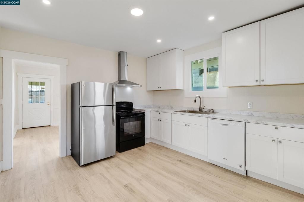 Image 21 of property listing at 125 Broadway St, Vallejo, CA 94590