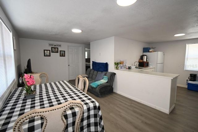 11907 FRONTAGE ROAD, Dade City, FL 33525