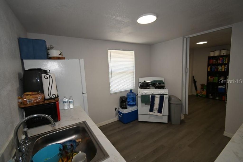 Image 12 of property listing at 11907 FRONTAGE ROAD, Dade City, FL 33525