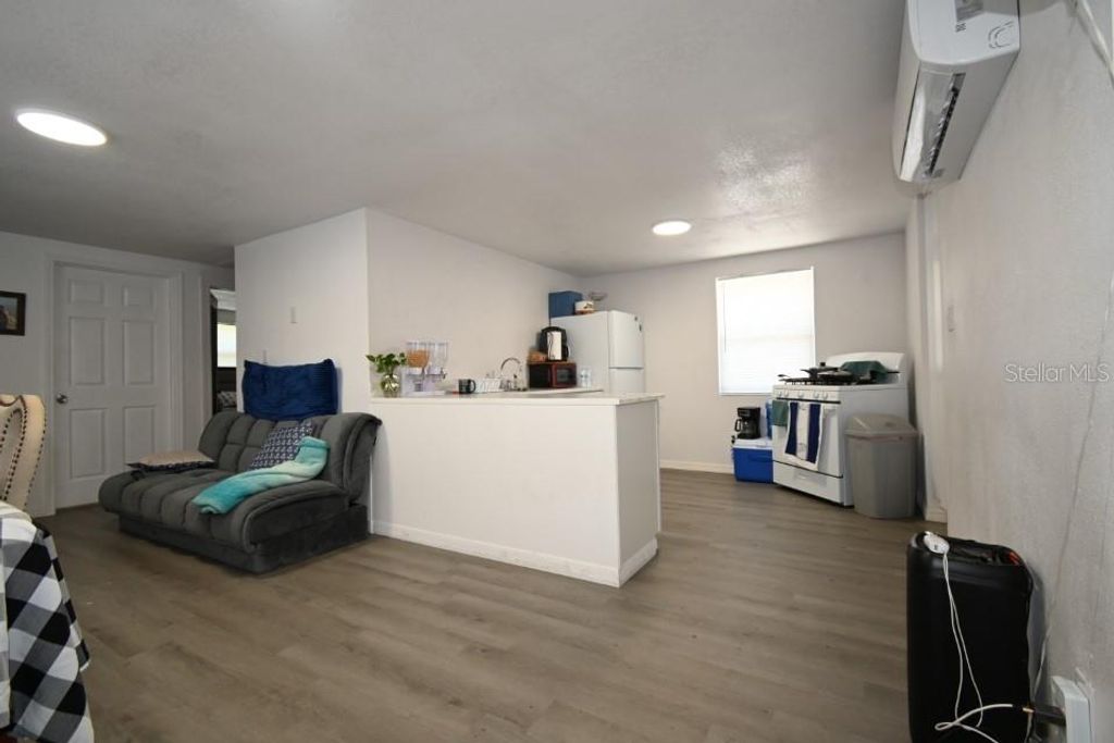 Image 6 of property listing at 11907 FRONTAGE ROAD, Dade City, FL 33525