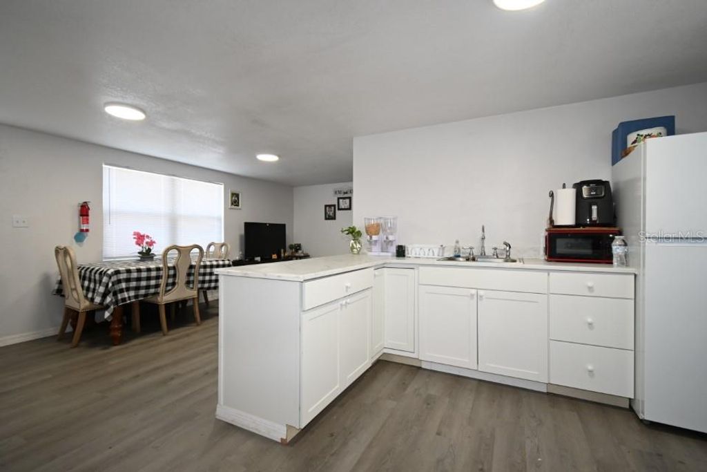 Image 9 of property listing at 11907 FRONTAGE ROAD, Dade City, FL 33525