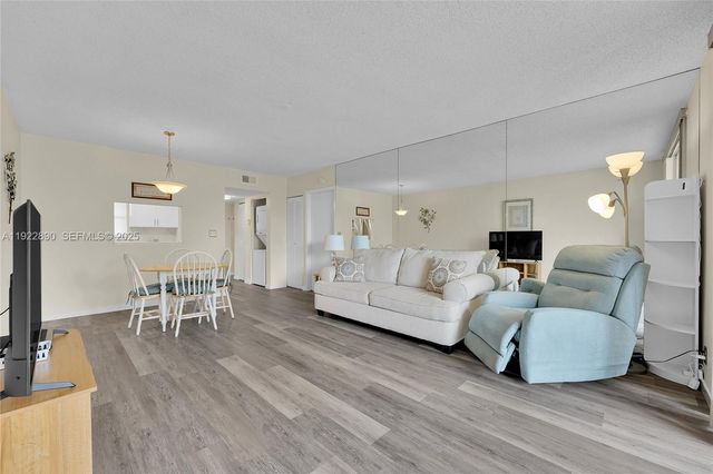 6890 Royal Palm Boulevard 109H, Margate, FL 33063
