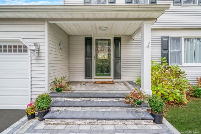 202 Gerard Road, Yaphank, NY 11980