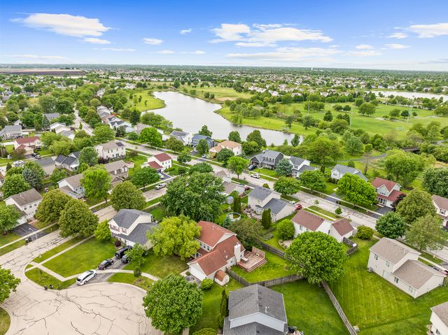 2 Buckboard Court, Bolingbrook, IL 60490
