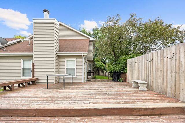2 Buckboard Court, Bolingbrook, IL 60490