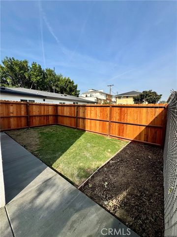 8109 Cole 8113 A, Downey, CA 90242