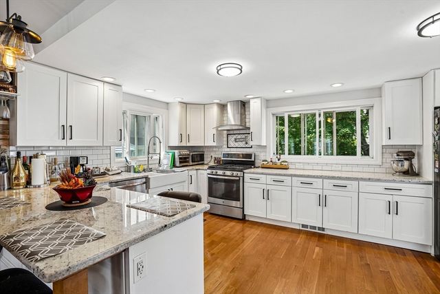 109 Broadsound Ave, Revere, MA 02151
