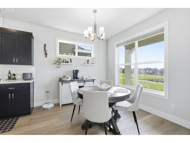 3955 Se LOSTINE Ln, Hillsboro, OR 97123