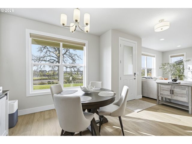 3955 Se LOSTINE Ln, Hillsboro, OR 97123