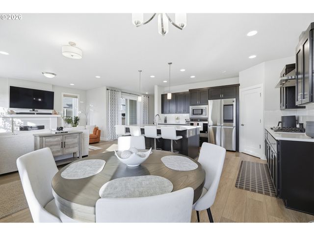 3955 Se LOSTINE Ln, Hillsboro, OR 97123