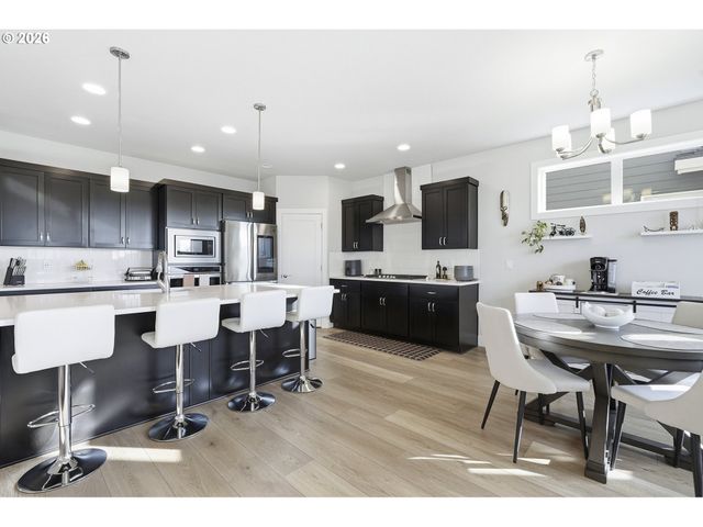 3955 Se LOSTINE Ln, Hillsboro, OR 97123