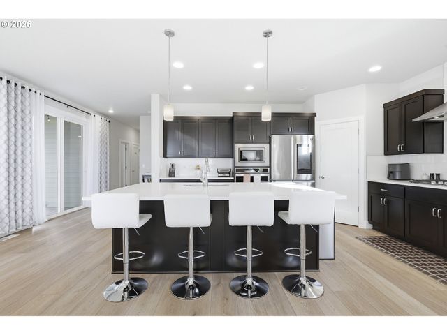 3955 Se LOSTINE Ln, Hillsboro, OR 97123