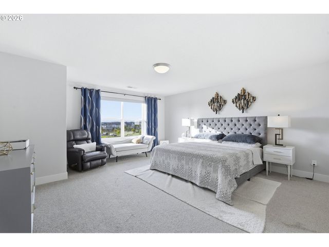 3955 Se LOSTINE Ln, Hillsboro, OR 97123