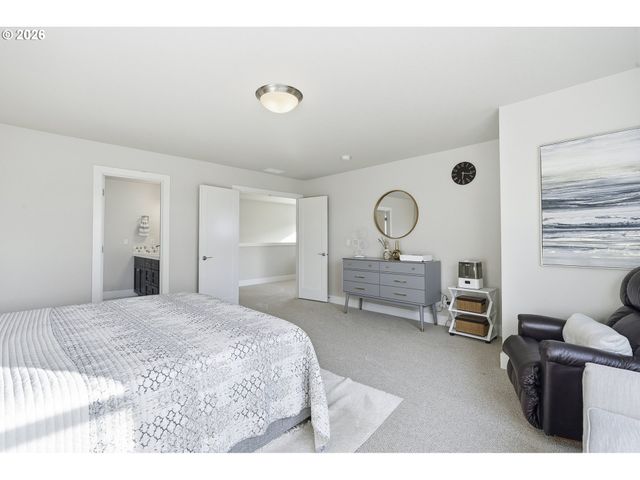 3955 Se LOSTINE Ln, Hillsboro, OR 97123