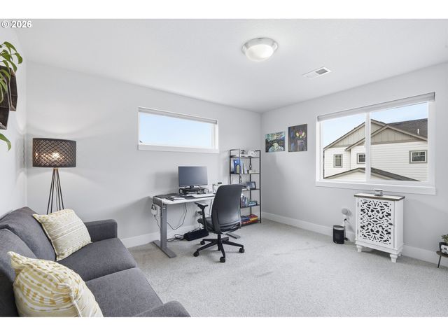 3955 Se LOSTINE Ln, Hillsboro, OR 97123