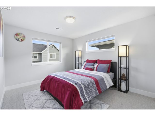 3955 Se LOSTINE Ln, Hillsboro, OR 97123