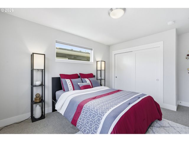 3955 Se LOSTINE Ln, Hillsboro, OR 97123