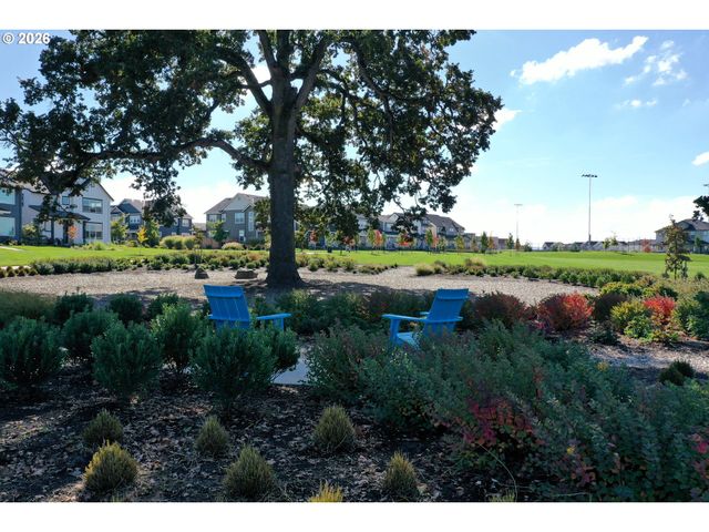 3955 Se LOSTINE Ln, Hillsboro, OR 97123