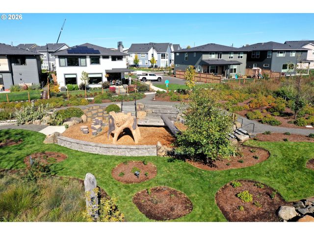 3955 Se LOSTINE Ln, Hillsboro, OR 97123