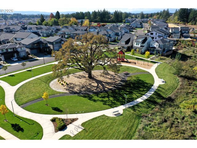 3955 Se LOSTINE Ln, Hillsboro, OR 97123