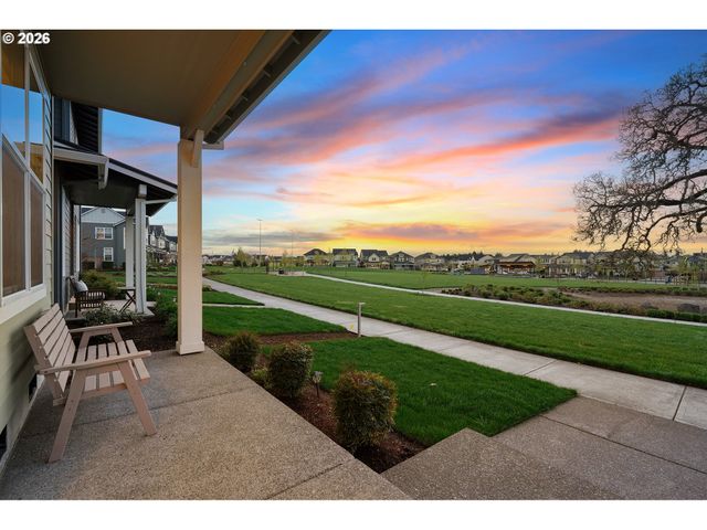 3955 Se LOSTINE Ln, Hillsboro, OR 97123