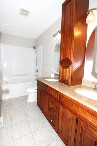 2515 Pressmen Drive, Hilliard, OH 43026