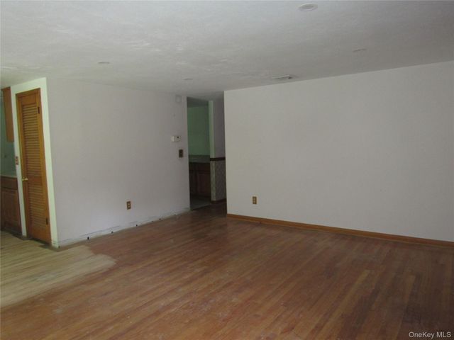 6 Meadow Avenue, Washingtonville, NY 10992