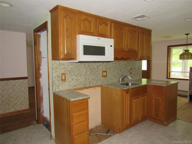 6 Meadow Avenue, Washingtonville, NY 10992