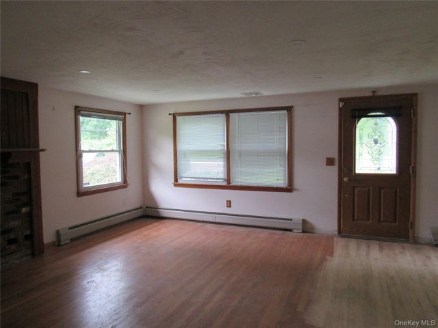 6 Meadow Avenue, Washingtonville, NY 10992