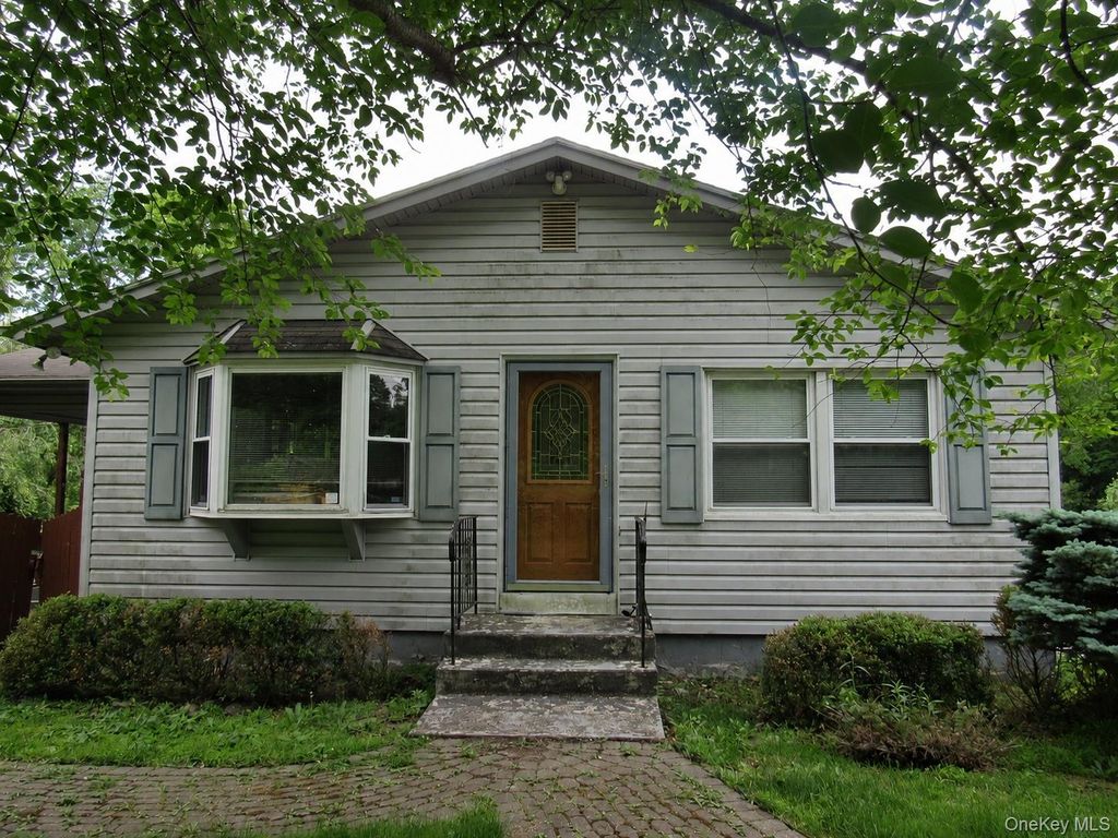 6 Meadow Avenue, Washingtonville, NY 10992