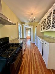 984 Chestnut Street 2, Newton, MA 02464