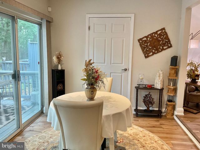 18 CLUB PL, Galloway, NJ 08205
