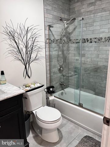 18 CLUB PL, Galloway, NJ 08205