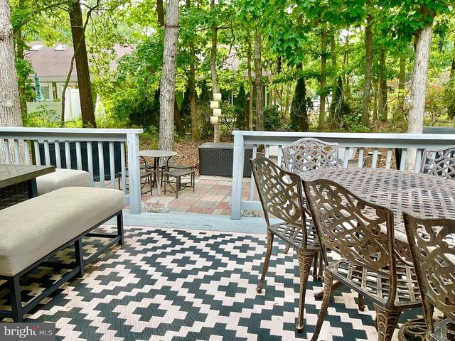 18 CLUB PL, Galloway, NJ 08205