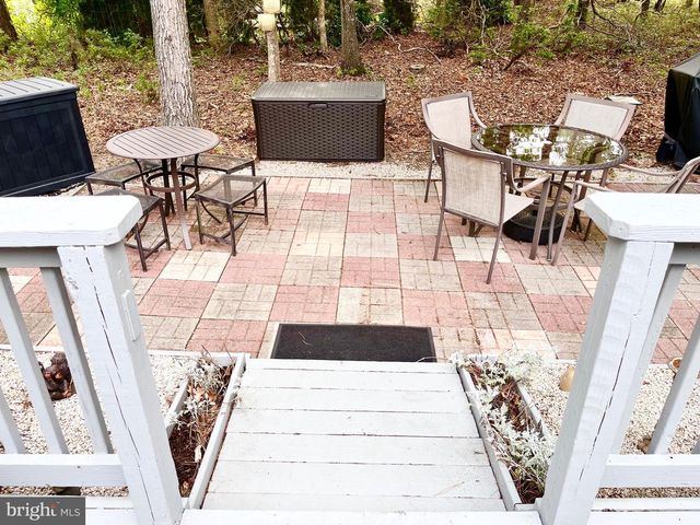 18 CLUB PL, Galloway, NJ 08205