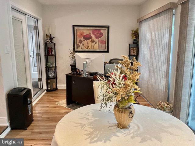 18 CLUB PL, Galloway, NJ 08205