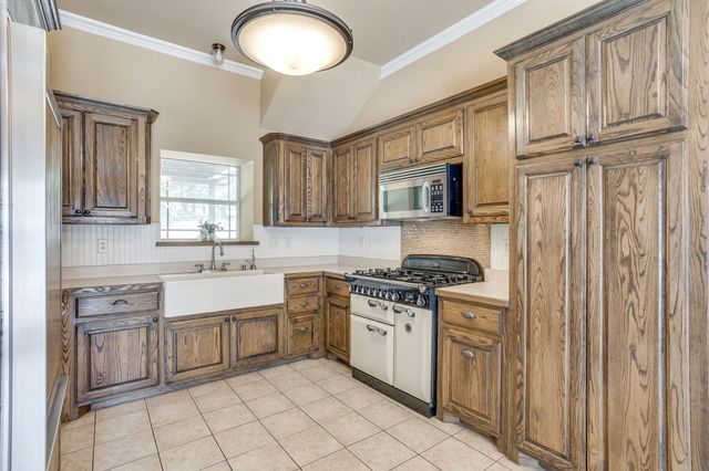 220 Royal Court, Weatherford, TX 76085
