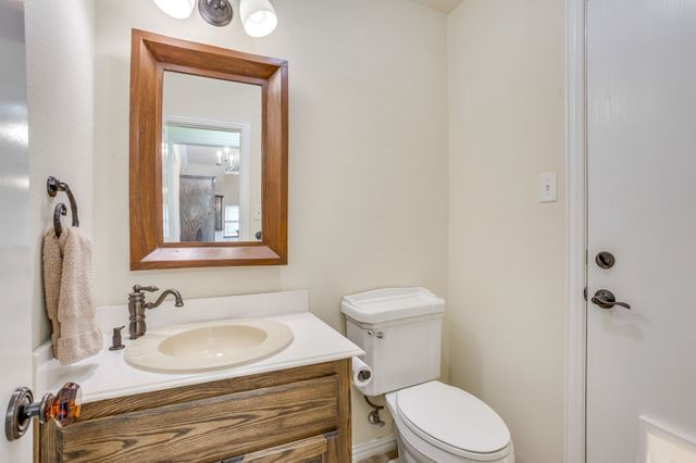 220 Royal Court, Weatherford, TX 76085