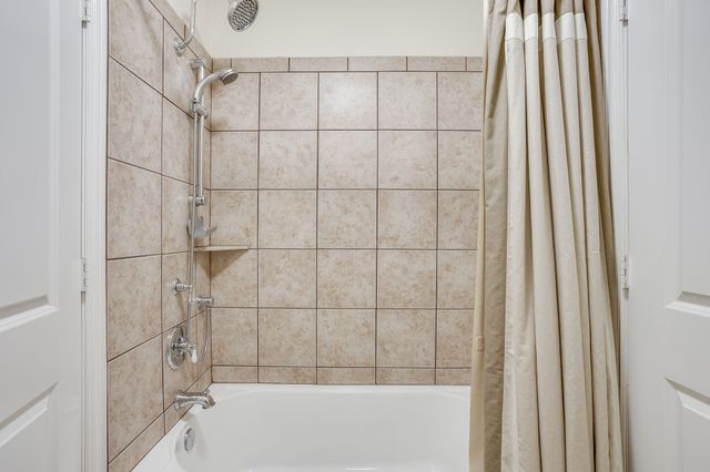 220 Royal Court, Weatherford, TX 76085