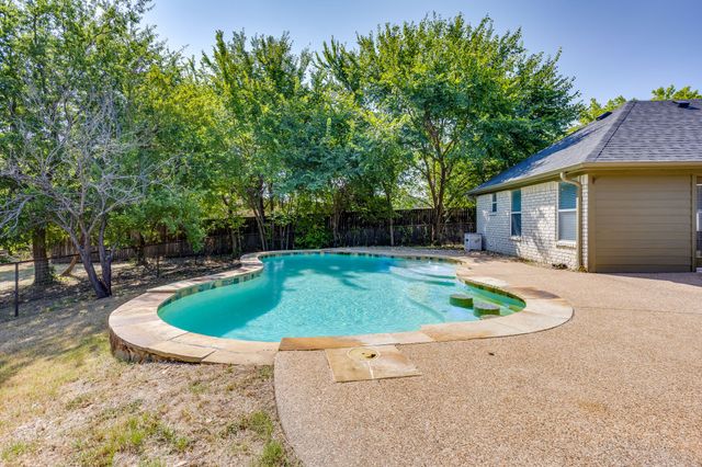 220 Royal Court, Weatherford, TX 76085