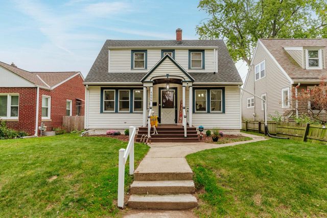 4666 N Ironwood LANE, Glendale, WI 53209