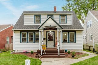 4666 N Ironwood LANE, Glendale, WI 53209
