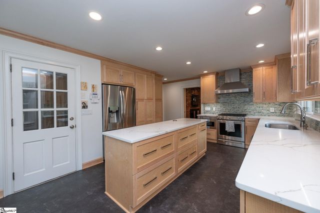 102 Bridgewater Drive, Greenville, SC 29615