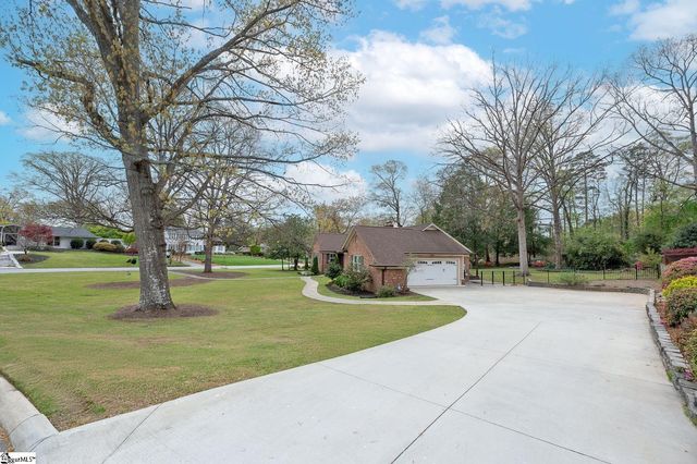 102 Bridgewater Drive, Greenville, SC 29615