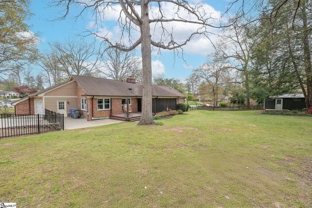 102 Bridgewater Drive, Greenville, SC 29615