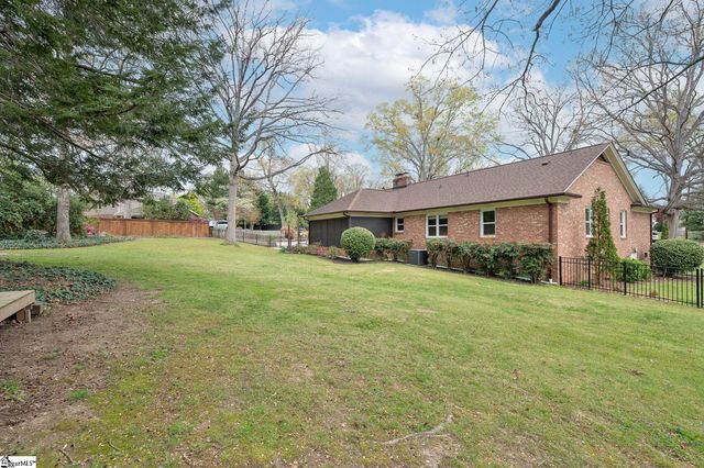 102 Bridgewater Drive, Greenville, SC 29615